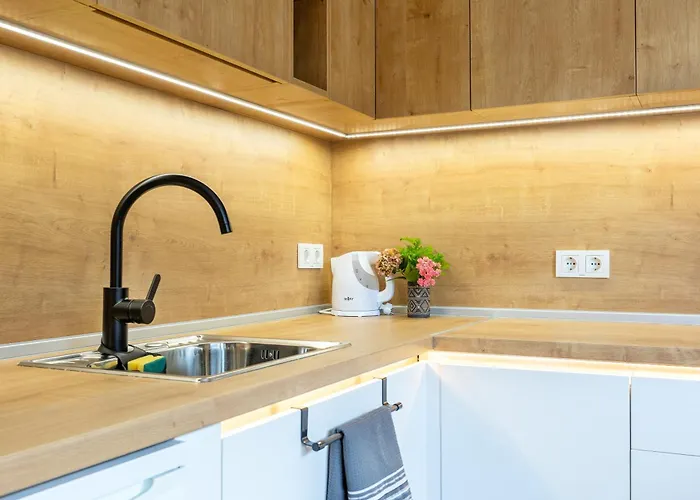 Iva's Dream Studio, Crafted With And Passion * 班斯科